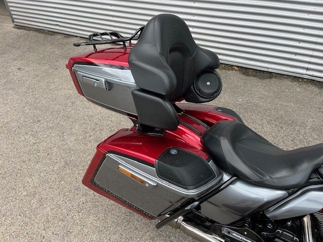 Harley-Davidson CVO Road Glide FLTRXSE (Red Pepper & Magnetic Gray with Black Hole) - Bild 8