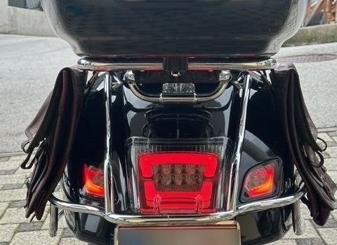 Gebrauchtmotorrad Vespa GTV 300 Via Montenapoleone - Bild 12 Gebrauchtmotorrad Vespa GTV 300 Via Montenapoleone - Bild 12