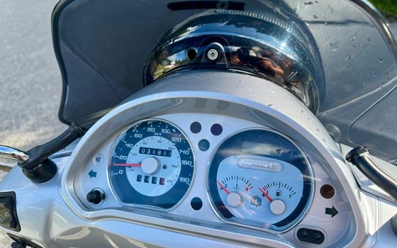 Gebrauchtmotorrad Piaggio Beverly 500 - Bild 16 Gebrauchtmotorrad Piaggio Beverly 500 - Bild 16