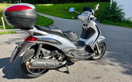 Gebrauchtmotorrad Piaggio Beverly 500 - Bild 3 Gebrauchtmotorrad Piaggio Beverly 500 - Bild 3