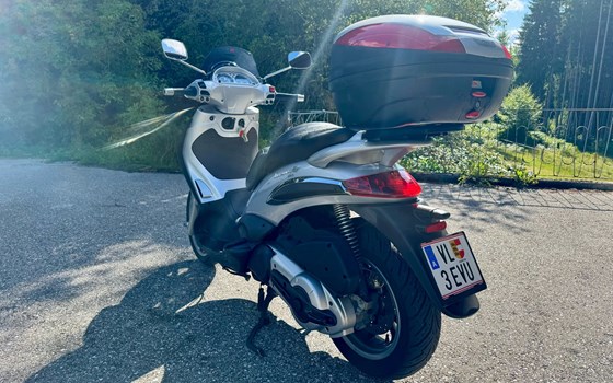 Gebrauchtmotorrad Piaggio Beverly 500 - Bild 4 Gebrauchtmotorrad Piaggio Beverly 500 - Bild 4