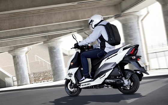 Gebrauchtmotorrad Suzuki Avenis 125 - Bild 5