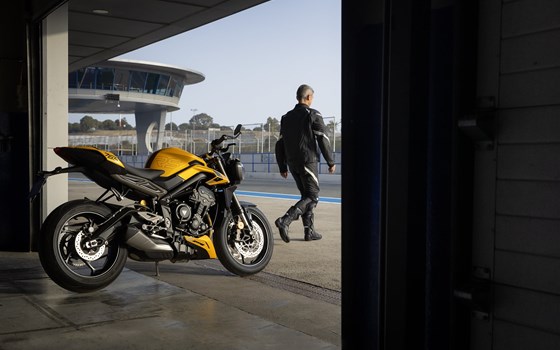 Neufahrzeug Triumph Street Triple 765 RS - Bild 12