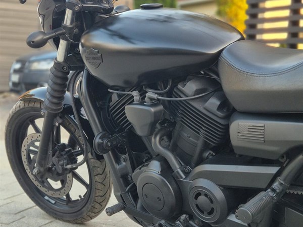 Gebrauchtmotorrad Harley-Davidson Street 750