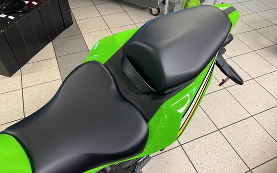 Neufahrzeug Kawasaki Ninja ZX-4RR - Bild 10