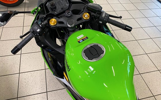 Neufahrzeug Kawasaki Ninja ZX-4RR - Bild 11