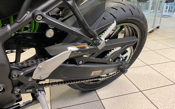 Neufahrzeug Kawasaki Ninja ZX-4RR - Bild 12