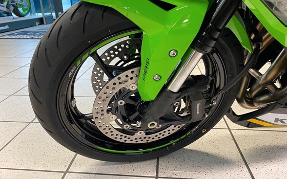 Neufahrzeug Kawasaki Ninja ZX-4RR - Bild 13