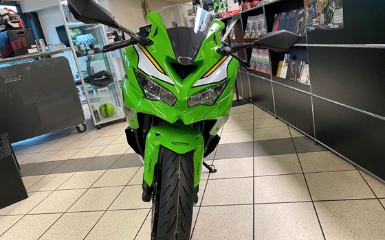 Neufahrzeug Kawasaki Ninja ZX-4RR - Bild 4