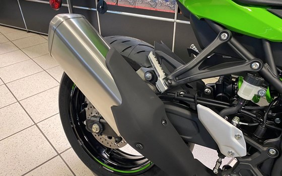 Neufahrzeug Kawasaki Ninja ZX-4RR - Bild 7