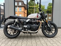 Gebrauchtmotorrad Triumph Speed Twin 900 * 2025 Aluminium Silver