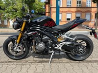 Gebrauchtmotorrad Triumph Speed Triple 1200 RS