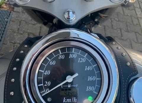 Gebrauchtmotorrad Suzuki VL 800 Volusia - Bild 6