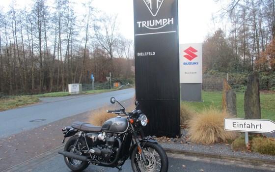 Gebrauchtmotorrad Triumph Bonneville T120 Black - Bild 1