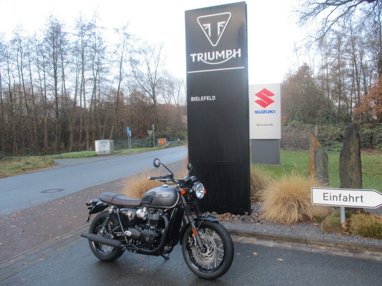 Triumph Bonneville T120 Black