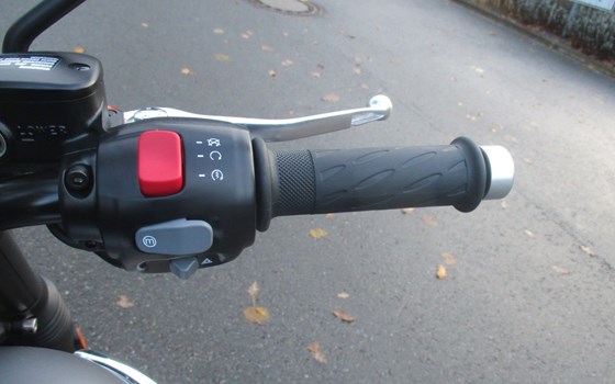 Gebrauchtmotorrad Triumph Bonneville T120 Black - Bild 11