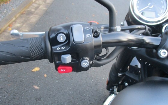 Gebrauchtmotorrad Triumph Bonneville T120 Black - Bild 12