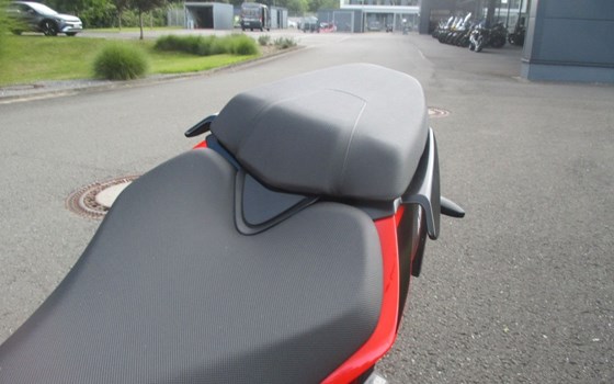 Gebrauchtmotorrad Aprilia Tuono 457 - Bild 12