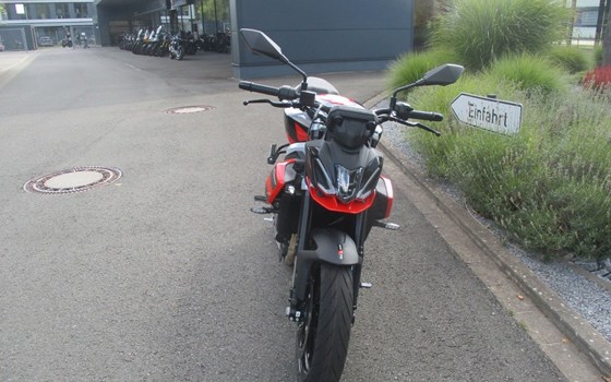 Gebrauchtmotorrad Aprilia Tuono 457 - Bild 3