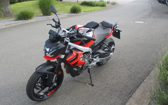 Gebrauchtmotorrad Aprilia Tuono 457 - Bild 4