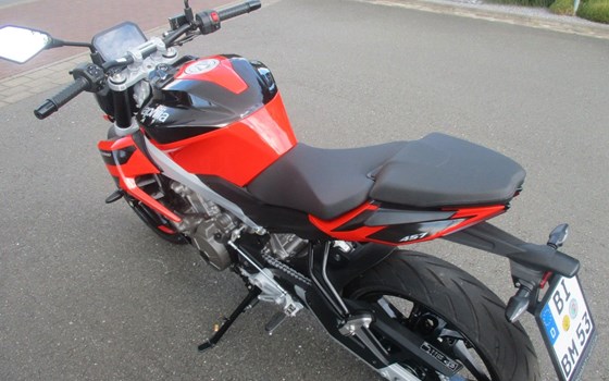 Gebrauchtmotorrad Aprilia Tuono 457 - Bild 6