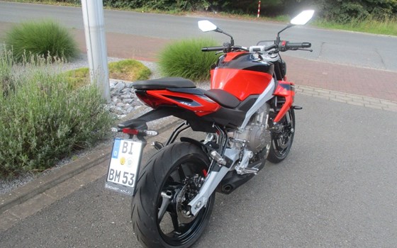 Gebrauchtmotorrad Aprilia Tuono 457 - Bild 8