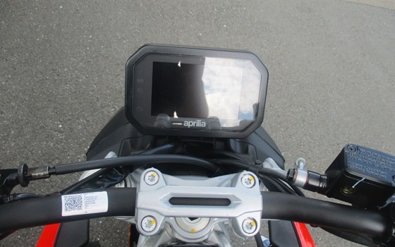 Gebrauchtmotorrad Aprilia Tuono 457 - Bild 9