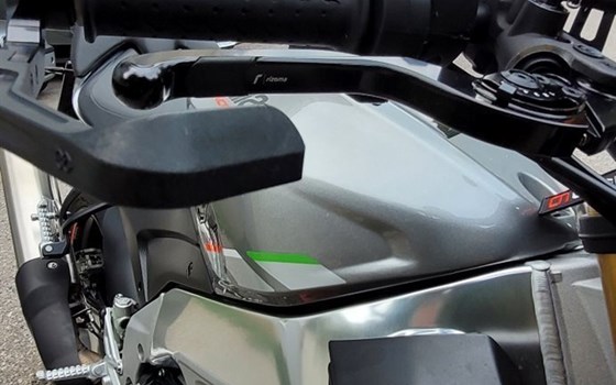 Gebrauchtmotorrad Aprilia Tuono V4 1100 - Bild 12