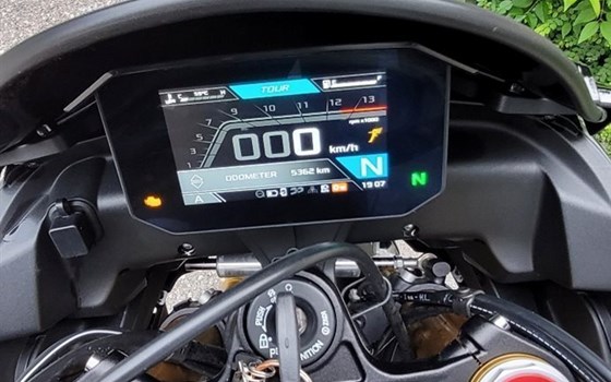 Gebrauchtmotorrad Aprilia Tuono V4 1100 - Bild 14