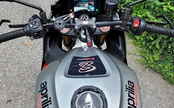 Gebrauchtmotorrad Aprilia Tuono V4 1100 - Bild 15 Gebrauchtmotorrad Aprilia Tuono V4 1100 - Bild 15