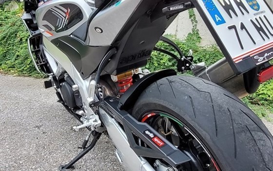 Gebrauchtmotorrad Aprilia Tuono V4 1100 - Bild 16