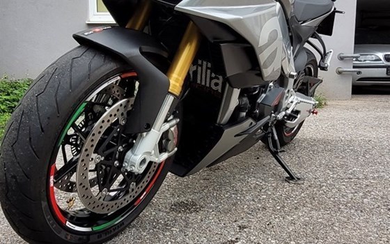 Gebrauchtmotorrad Aprilia Tuono V4 1100 - Bild 17 Gebrauchtmotorrad Aprilia Tuono V4 1100 - Bild 17