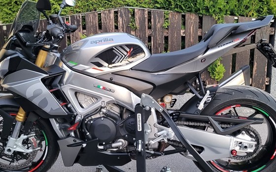 Gebrauchtmotorrad Aprilia Tuono V4 1100 - Bild 8 Gebrauchtmotorrad Aprilia Tuono V4 1100 - Bild 8