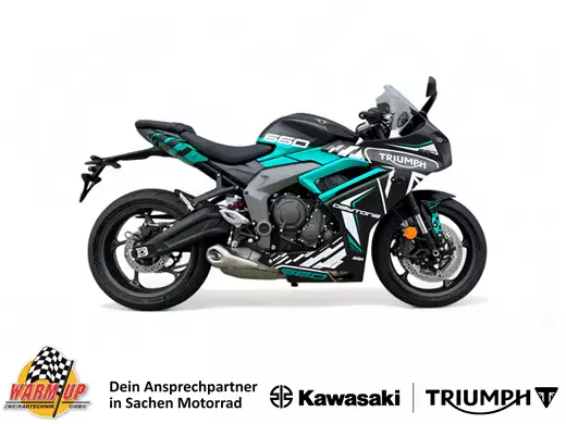 Triumph Daytona 660<br />Mit sportlichem Komplett-Dekorsatz