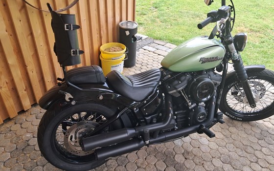 Gebrauchtmotorrad Harley-Davidson Softail Street Bob FXBB - Bild 3 Gebrauchtmotorrad Harley-Davidson Softail Street Bob FXBB - Bild 3