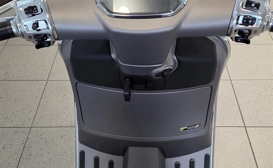 Angebot Vespa GTS 125 Super Tech Bild 3: Angebot Vespa GTS 125 Super Tech