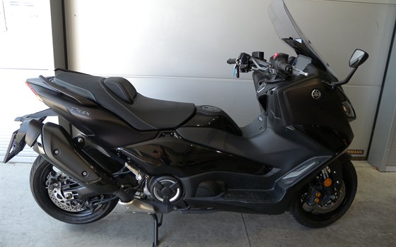 Gebrauchtmotorrad Yamaha TMAX Tech MAX - Bild 1 Gebrauchtmotorrad Yamaha TMAX Tech MAX - Bild 1