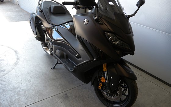 Gebrauchtmotorrad Yamaha TMAX Tech MAX - Bild 3 Gebrauchtmotorrad Yamaha TMAX Tech MAX - Bild 3