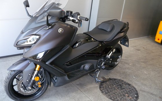 Gebrauchtmotorrad Yamaha TMAX Tech MAX - Bild 6 Gebrauchtmotorrad Yamaha TMAX Tech MAX - Bild 6