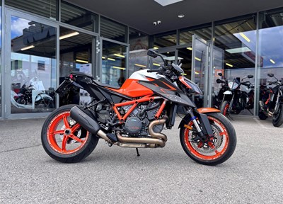 GEBRAUCHTFAHRZEUG KTM 1290 Super Duke R EVO