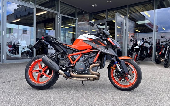 Gebrauchtmotorrad KTM 1290 Super Duke R EVO - Bild 1 Gebrauchtmotorrad KTM 1290 Super Duke R EVO - Bild 1
