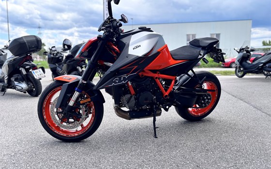 Gebrauchtmotorrad KTM 1290 Super Duke R EVO - Bild 3 Gebrauchtmotorrad KTM 1290 Super Duke R EVO - Bild 3