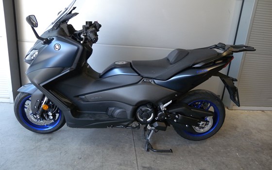 Gebrauchtmotorrad Yamaha TMAX 560 - Bild 1 Gebrauchtmotorrad Yamaha TMAX 560 - Bild 1