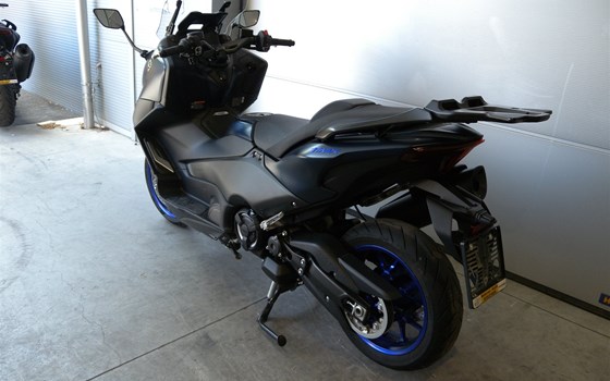 Gebrauchtmotorrad Yamaha TMAX 560 - Bild 3 Gebrauchtmotorrad Yamaha TMAX 560 - Bild 3