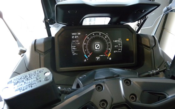 Gebrauchtmotorrad Yamaha TMAX 560 - Bild 4 Gebrauchtmotorrad Yamaha TMAX 560 - Bild 4