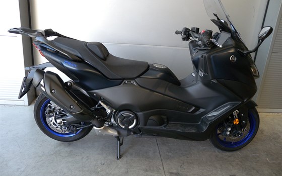 Gebrauchtmotorrad Yamaha TMAX 560 - Bild 5 Gebrauchtmotorrad Yamaha TMAX 560 - Bild 5