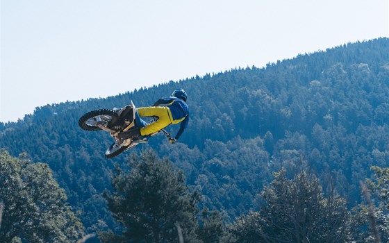 Neufahrzeug Husqvarna TC 300 Heritage - Bild 3 Neufahrzeug Husqvarna TC 300 Heritage - Bild 3