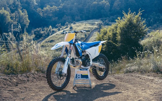 Neufahrzeug Husqvarna TC 300 Heritage - Bild 9 Neufahrzeug Husqvarna TC 300 Heritage - Bild 9