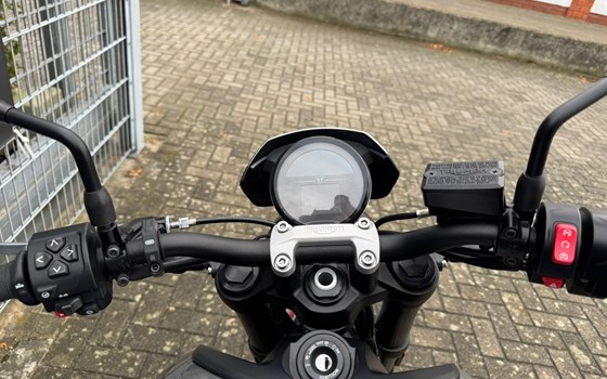 Gebrauchtmotorrad Triumph Trident 660 - Bild 6