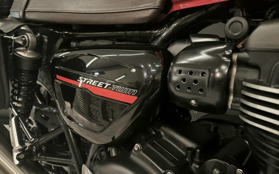 Gebrauchtmotorrad Triumph Street Twin - Bild 12
